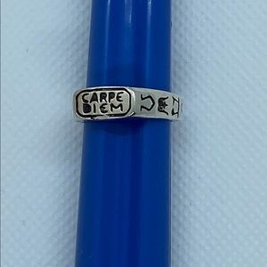 🧶 Carpe Diem Silver ring